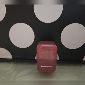2/$25✨️Huda Blush✨️